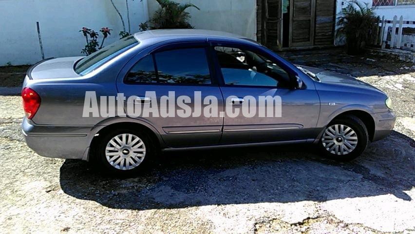 Nissan almera bluebird