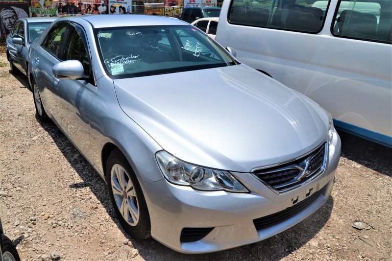 Toyota mark x 2011