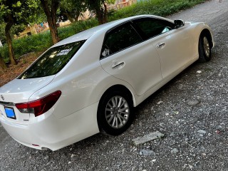 2013 Toyota Mark X 
$2,050,000