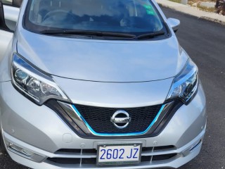 2019 Nissan Note 
$1,900,000