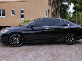 2017 Honda Accord Touring 
$2,800,000