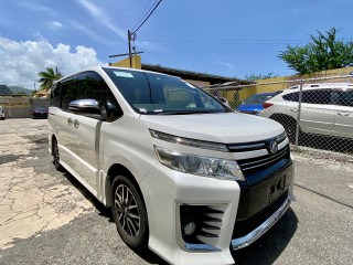 2015 Toyota Voxy for sale in Kingston / St. Andrew, Jamaica