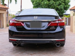 2017 Honda Accord Touring 
$2,800,000