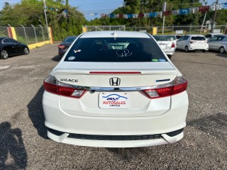 2017 Honda Grace 
$2,350,000