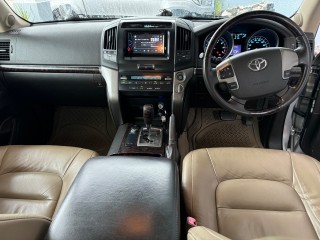 2008 Toyota Land Cruiser 
$5,500,000