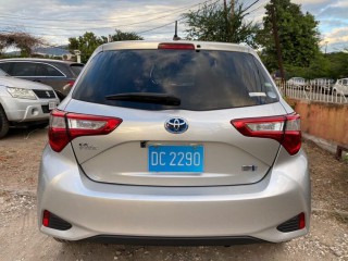 2017 Toyota Vitz Hybrid for sale in Kingston / St. Andrew, Jamaica