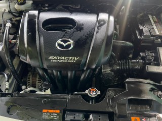 2017 Mazda 2 
$1,390,000