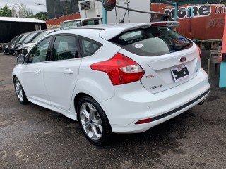 2015 Ford Focus 
$1,880,000