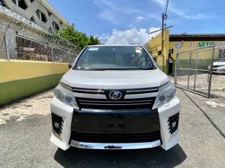 2015 Toyota Voxy for sale in Kingston / St. Andrew, Jamaica