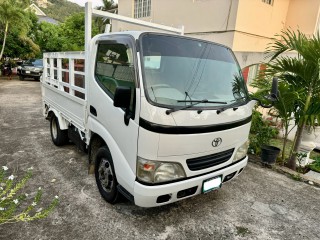 2006 Toyota Toyoace 
$2,000,000
