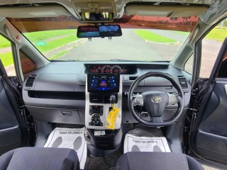 2011 Toyota Voxy zs 
$1,850,000