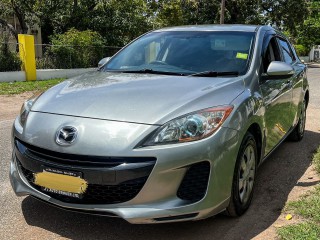 2013 Mazda Axela 
$1,150,000