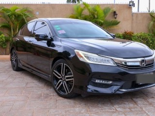 2017 Honda Accord Touring 
$2,800,000