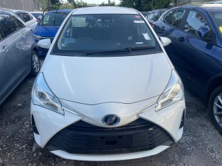 2018 Toyota Vitz hybrid 100 financing for sale in Kingston / St. Andrew, Jamaica