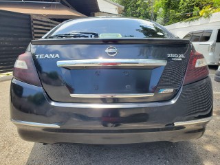 2012 Nissan TEANA 
$750,000